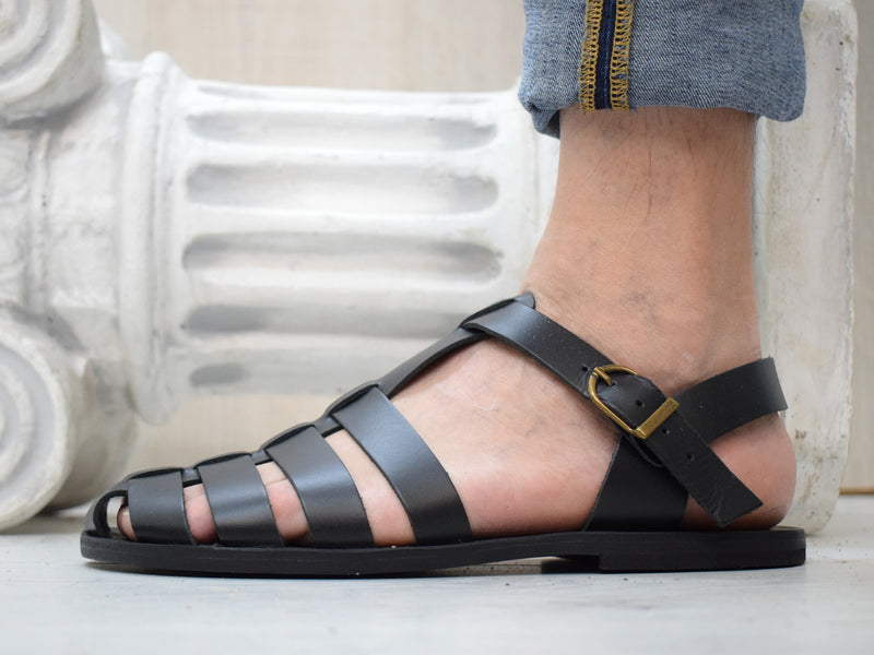 Men's Fisherman leather sandals handmade and with closed toe