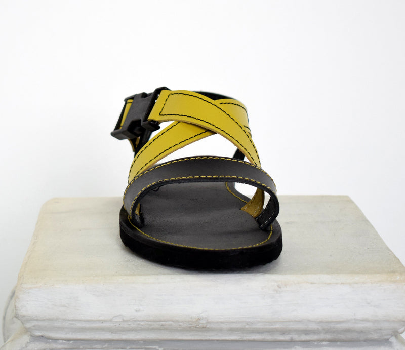 Running sport sandals for men with black and yellow leather