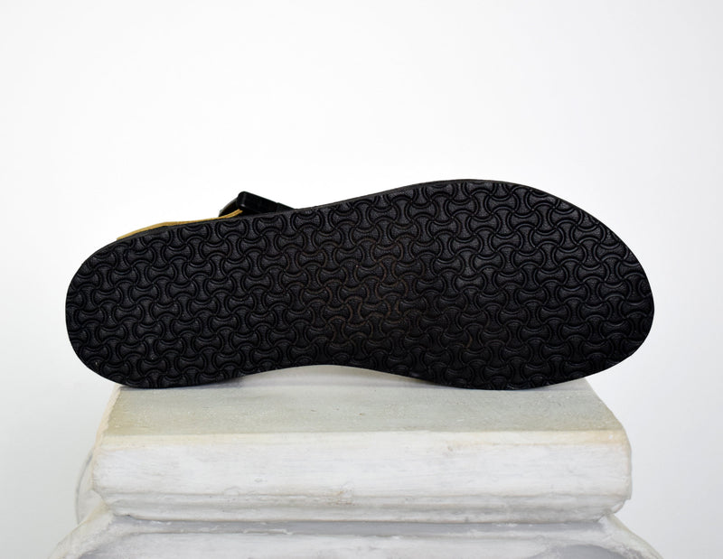 Running sport sandals for men with black and yellow leather