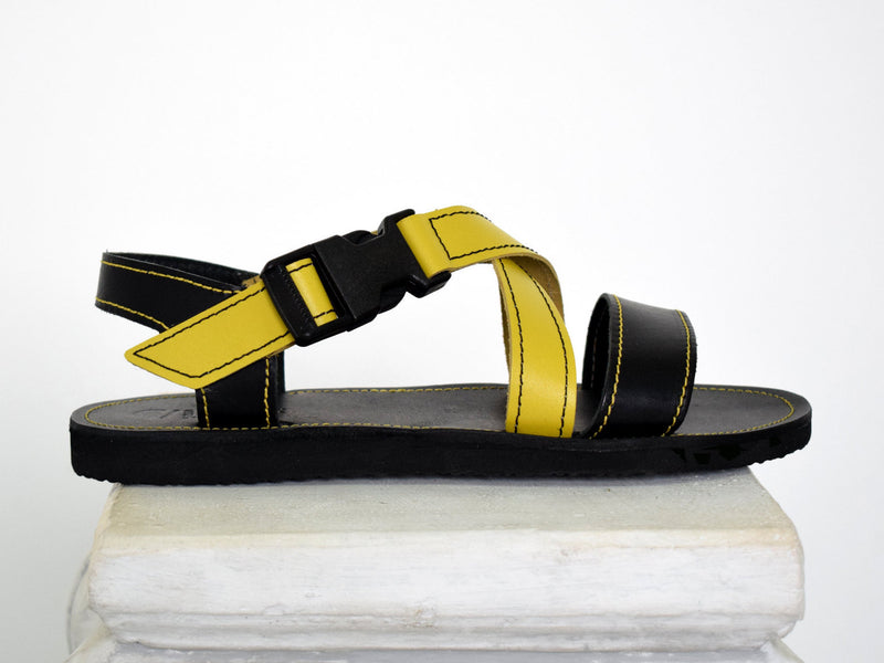 Running sport sandals for men with black and yellow leather
